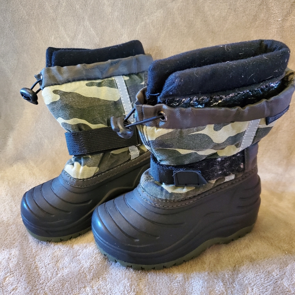 Boy Northside Toddler Snowboots size 8